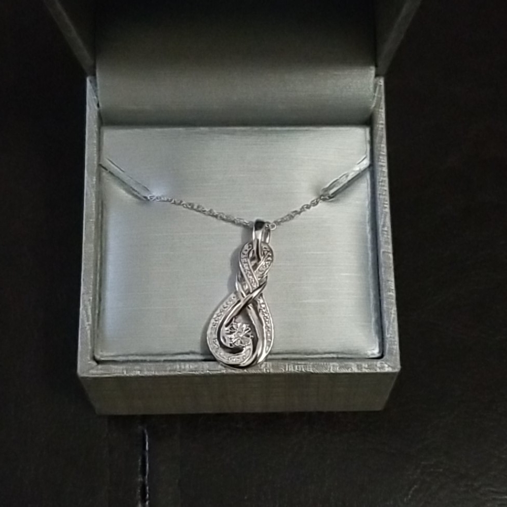 sterling silver necklace with pendant
